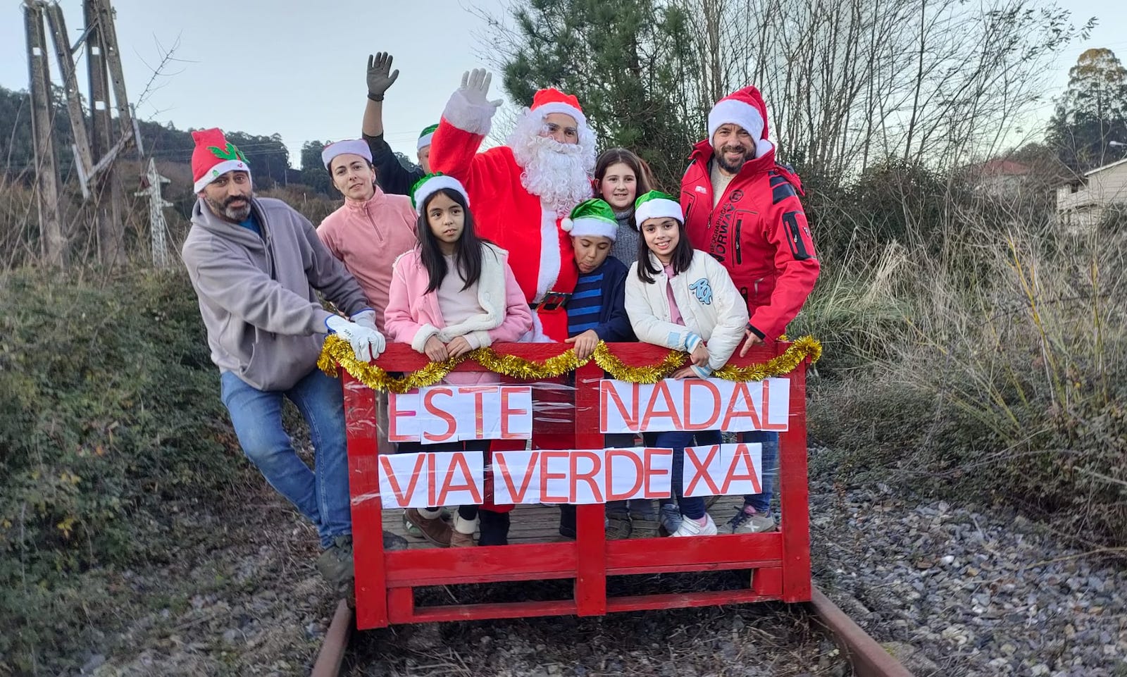 Papá Noel, no treito ferroviario proxectado como Vía Verde