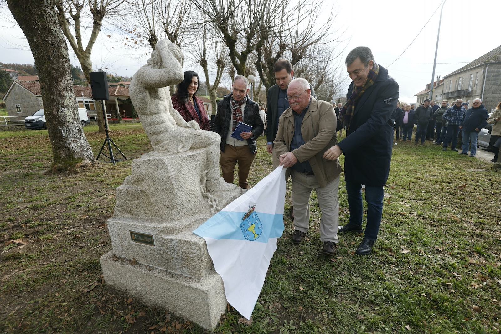 Inauguración en Aguasantas do monumento en homenaxe aos canteiros