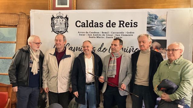 Jacobo Pérez toma posesión como alcalde de Caldas de Reis respaldado por sus tres predecesores en el cargo