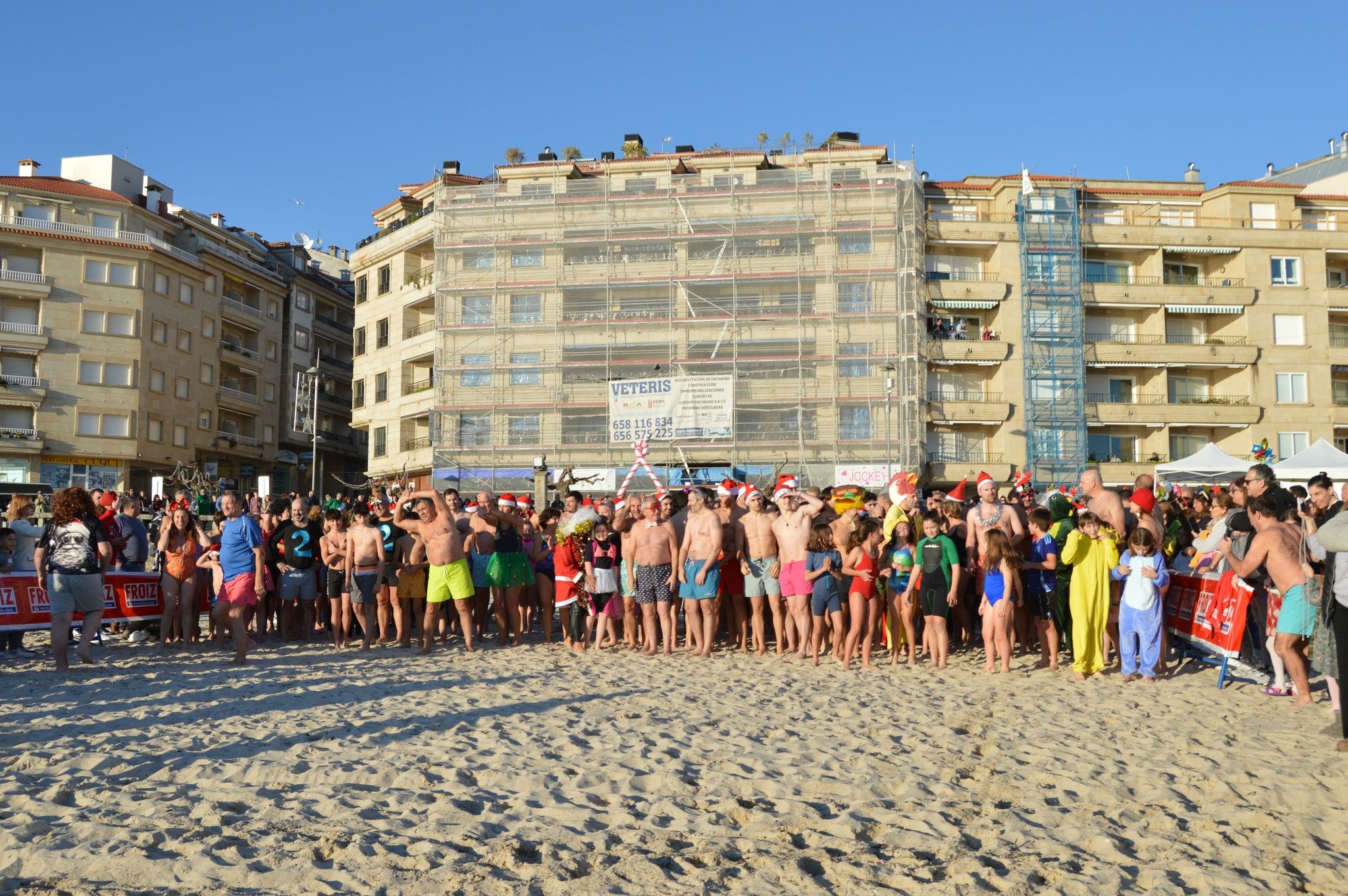 Chapuzón solidario en Silgar 2025 (2)