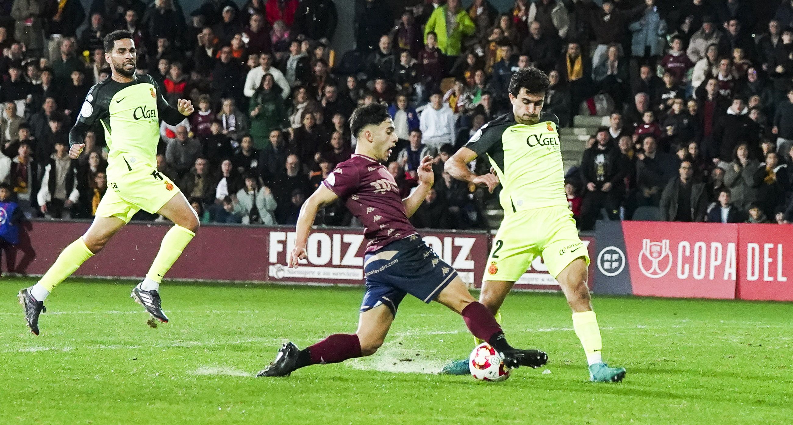 Partido de Copa do Rei entre Pontevedra e Mallorca en Pasarón