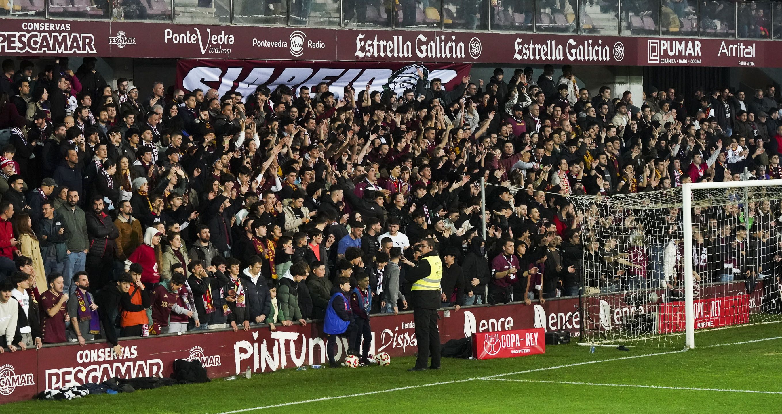 Partido de Copa do Rei entre Pontevedra e Mallorca en Pasarón