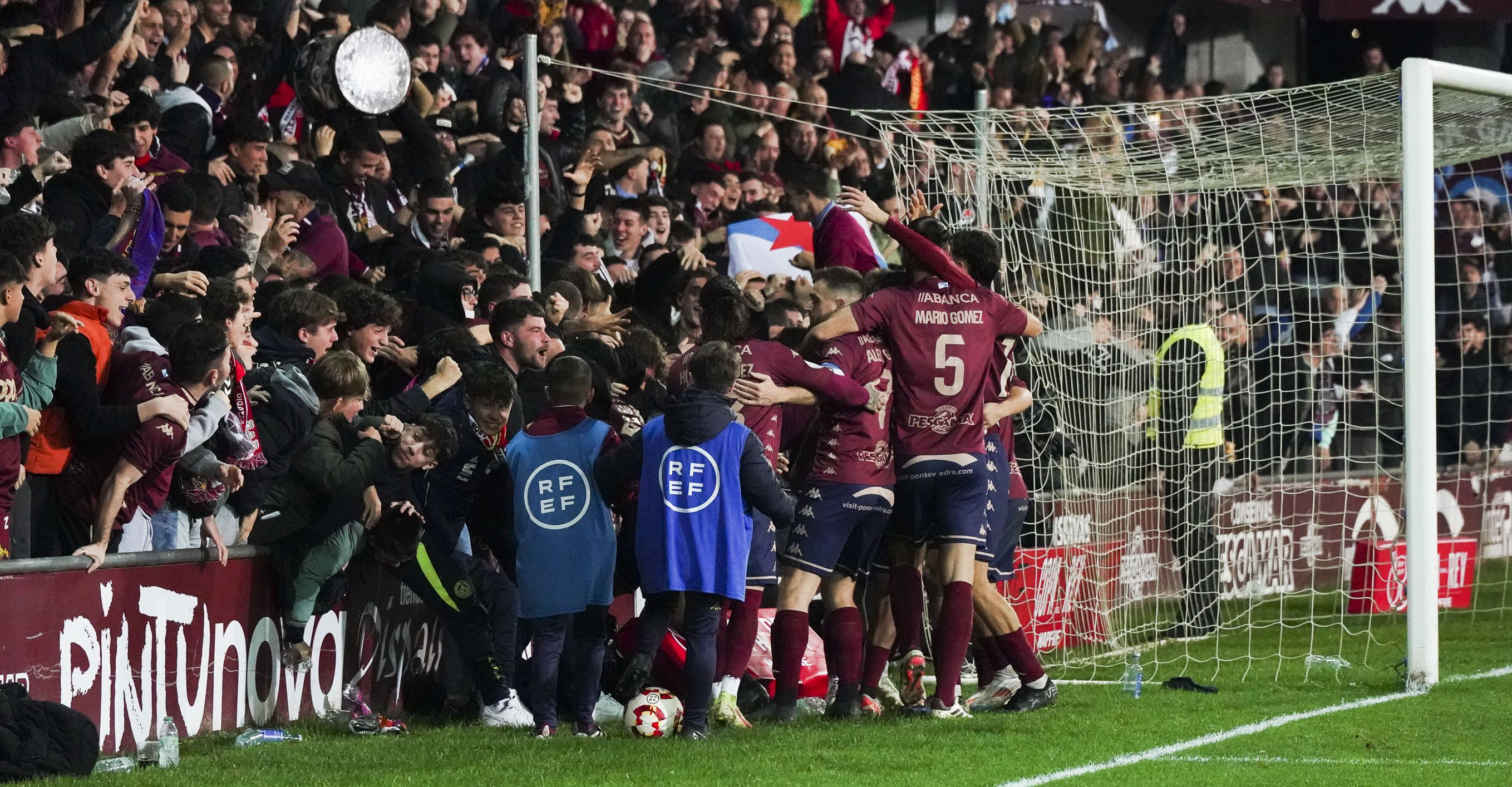 Partido de Copa do Rei entre Pontevedra e Mallorca en Pasarón