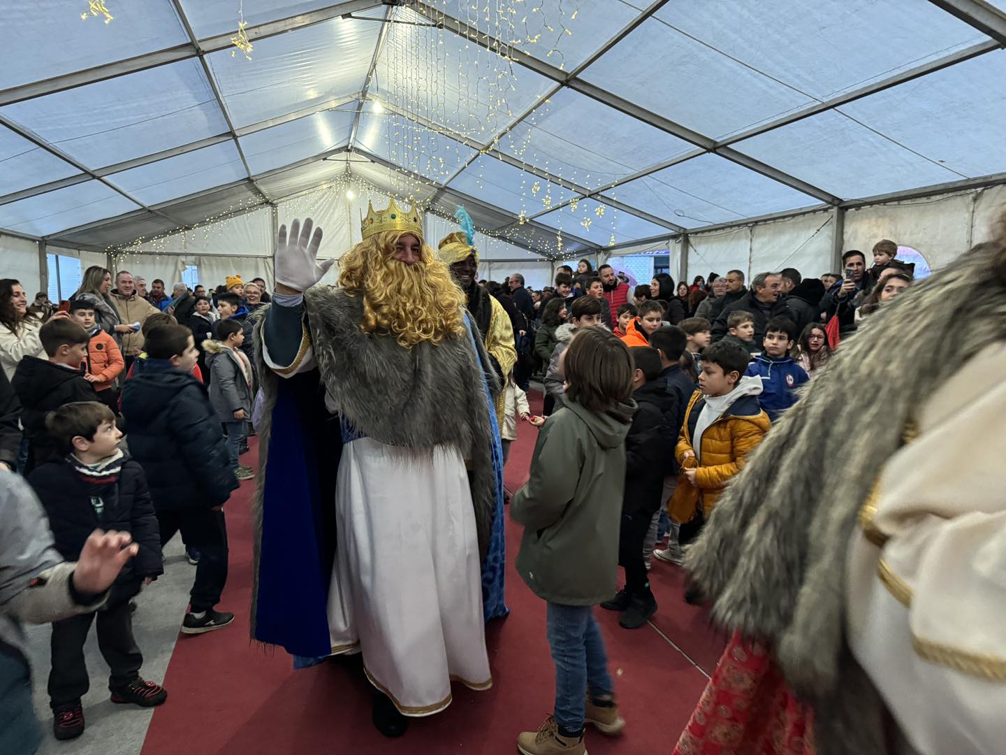 Los Reyes Magos visitan Ponte Caldelas (13)