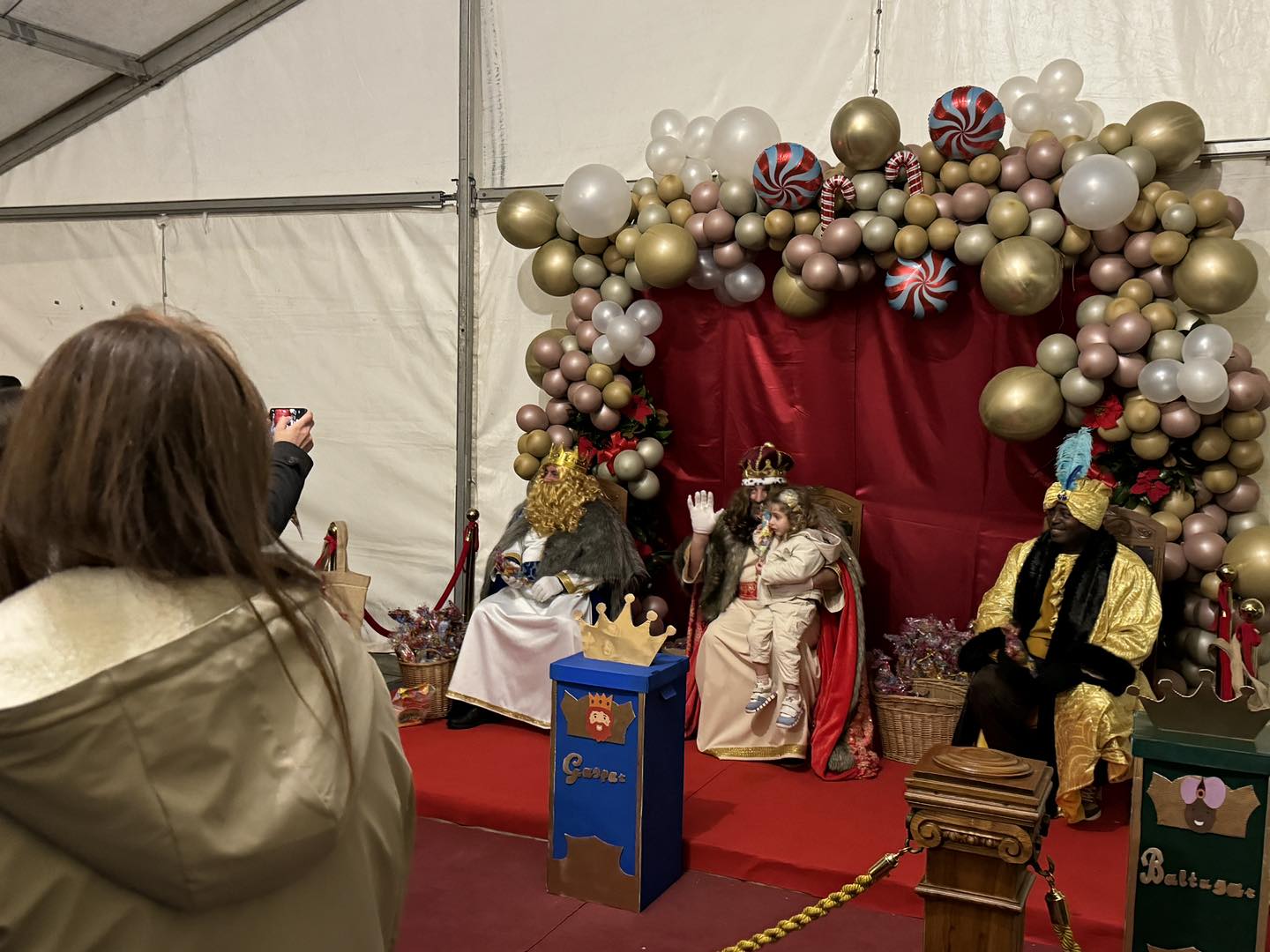 Los Reyes Magos visitan Ponte Caldelas (16)