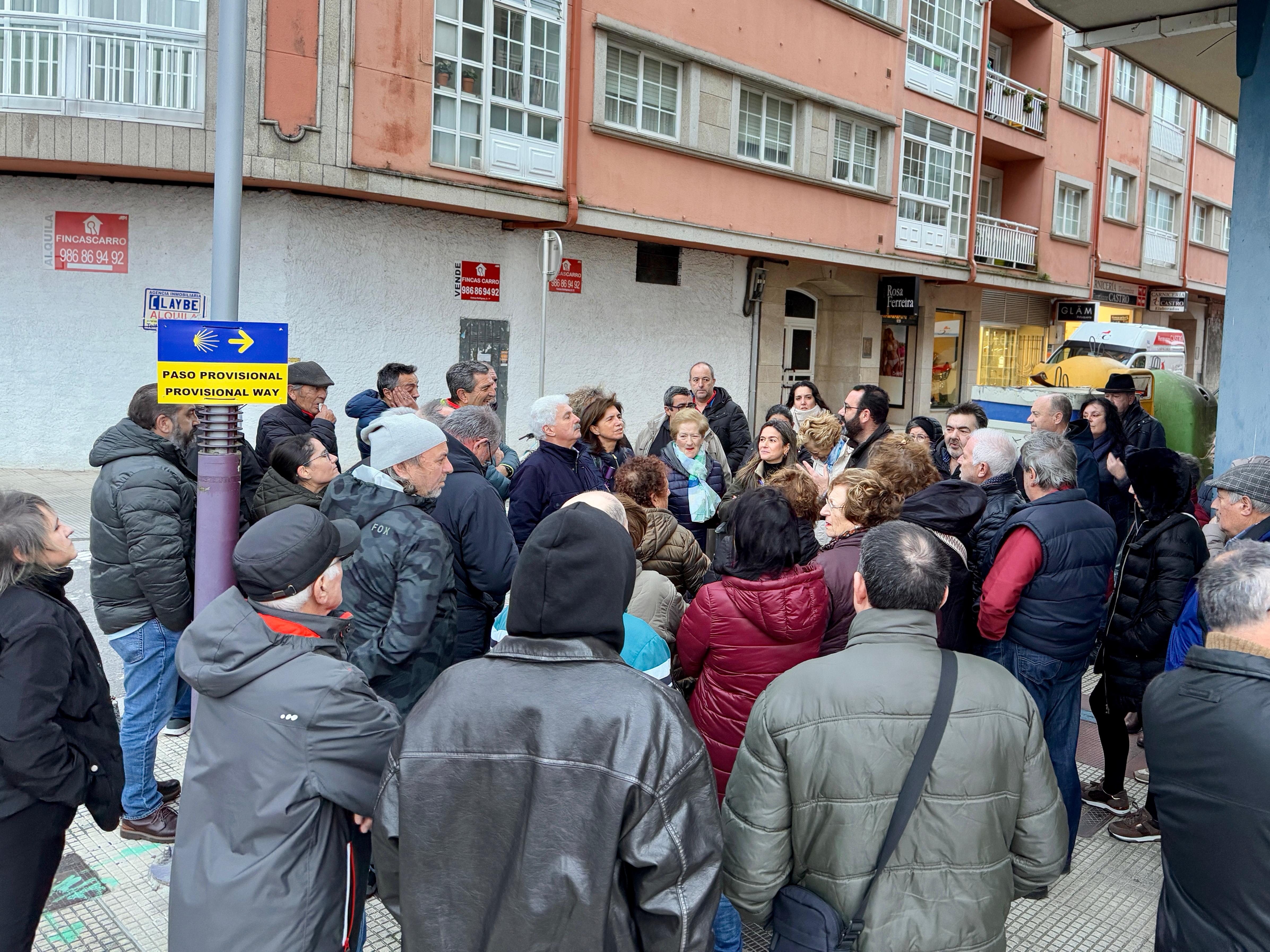 Encuentro de los concejales del PP en la rúa Santiña