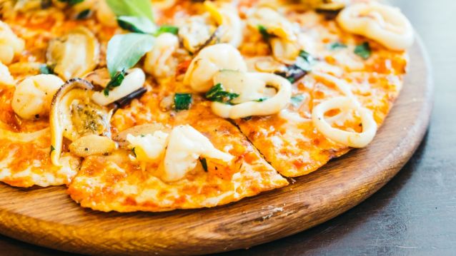 Pizza de mariscos picante