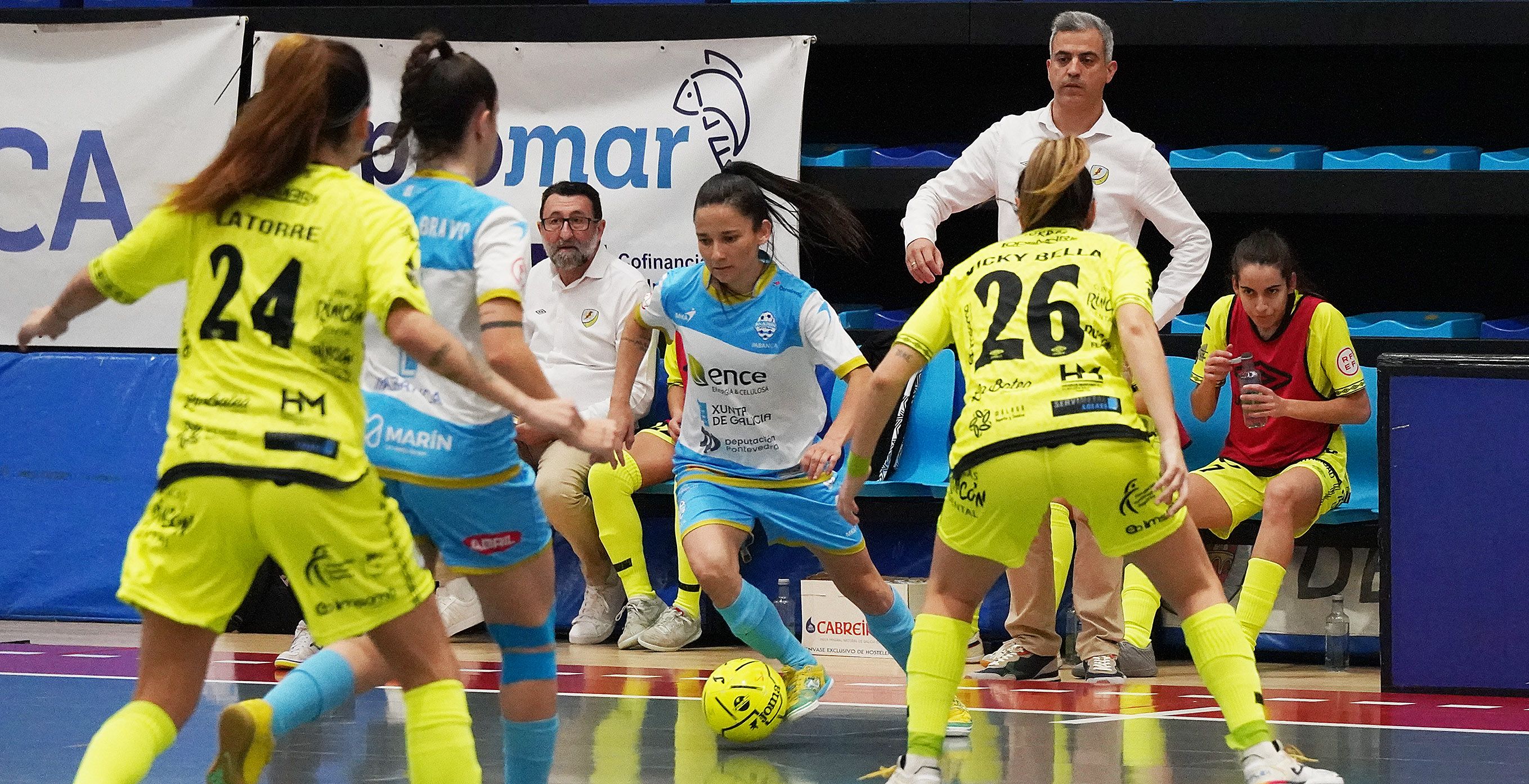 Partido entre o Marín Futsal e o Atlético Torcal na Raña