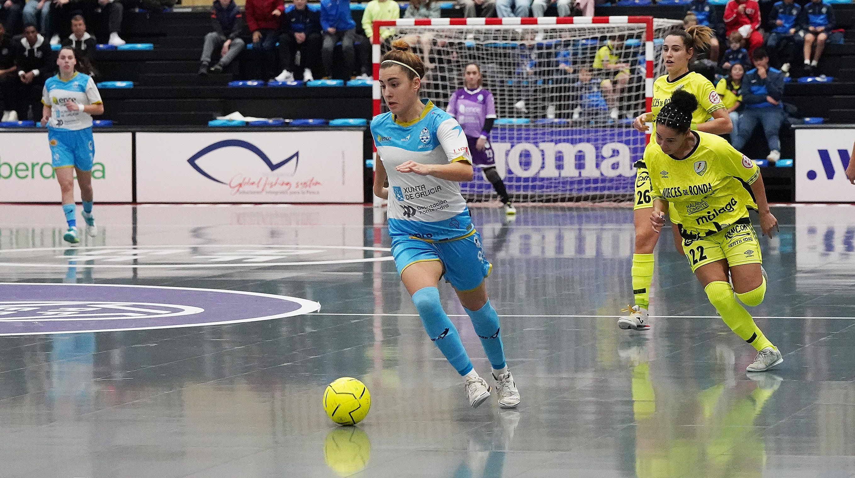 Partido entre o Marín Futsal e o Atlético Torcal na Raña