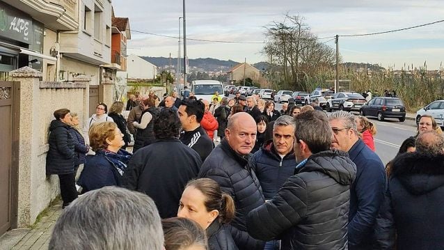 Protesta vecinal en Combarro ante una casa okupada