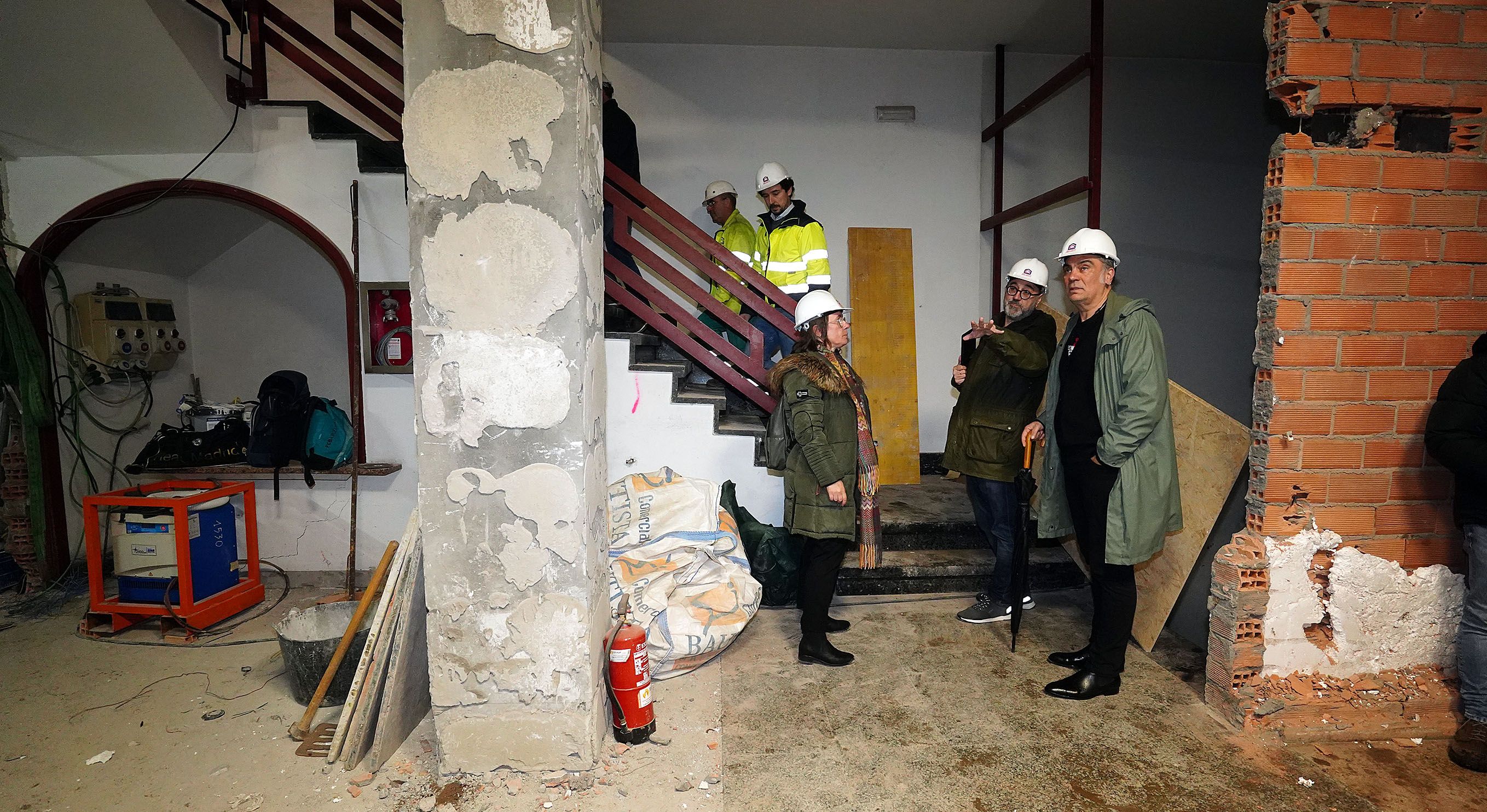 Visita ás obras do edificio do antigo conservatorio para convertilo nun espazo creativo