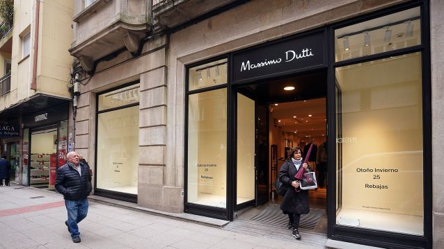 Últimas horas para el cierre de la tienda Massimo Dutti en Pontevedra