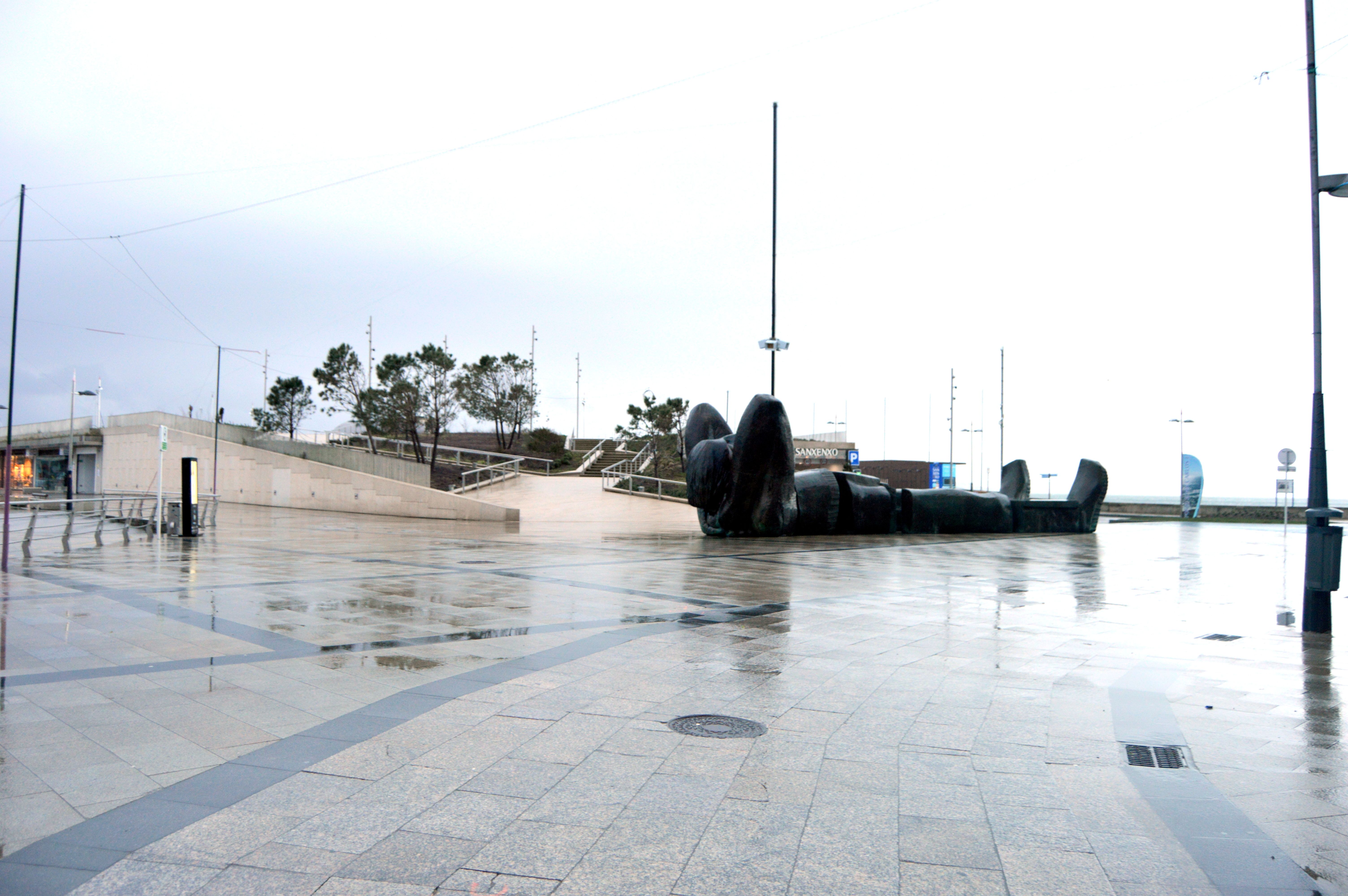 Acceso ao porto pesqueiro de Sanxenxo