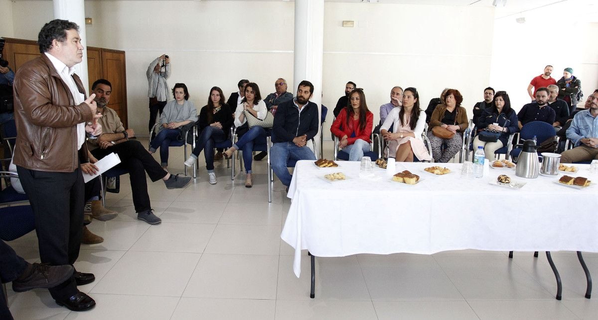 Reunión de Miguel Anxo Fernández Lores con promotores culturales de la ciudad