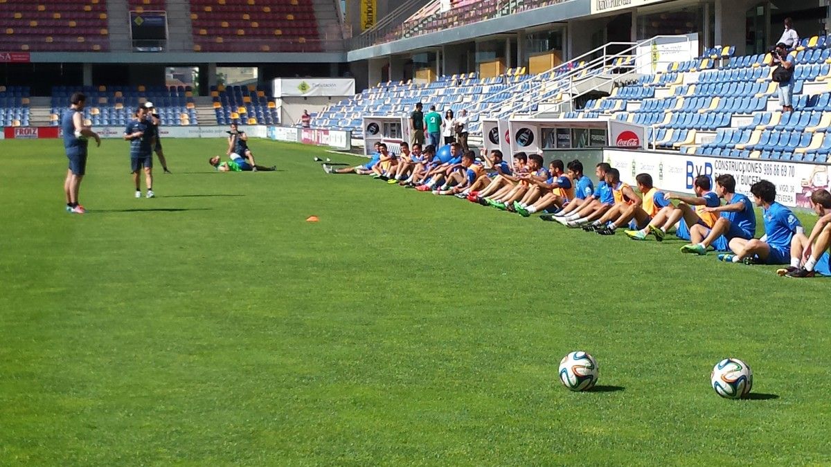 Entrenamiento del Pontevedra en Pasarón