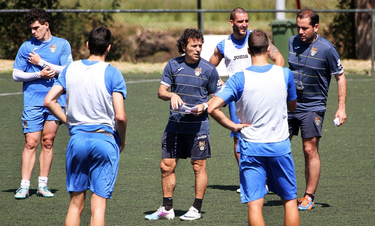 Luisito durante el entrenamiento del Pontevedra de este miércoles en A Xunqueira