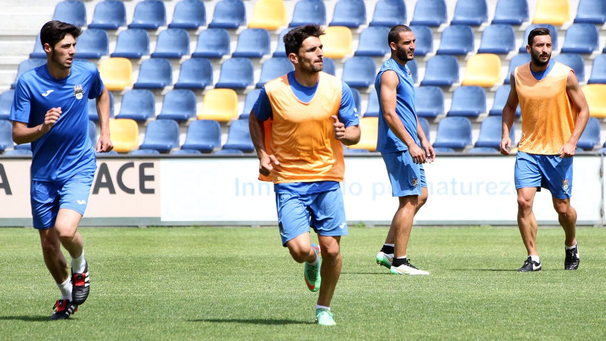 Jorge Rodríguez durante el entrenamiento del Pontevedra en Pasarón