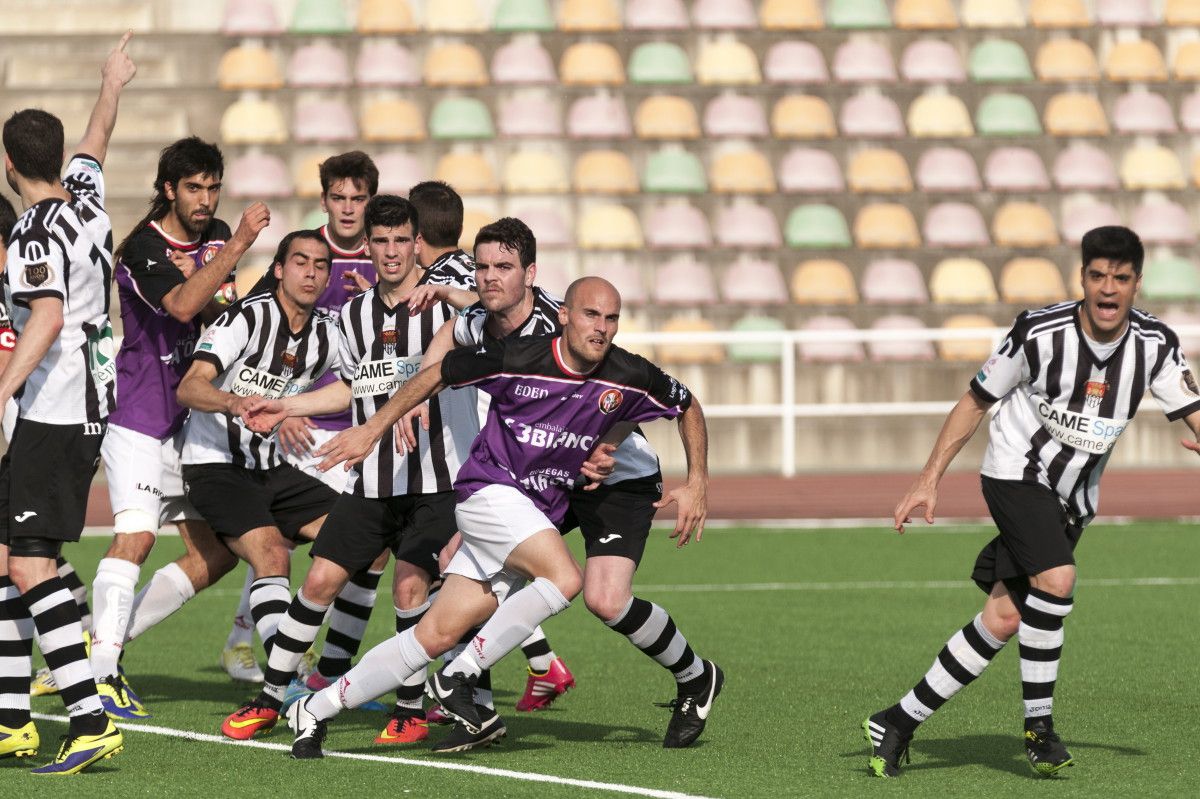 Partido del Haro Deportivo en su estadio