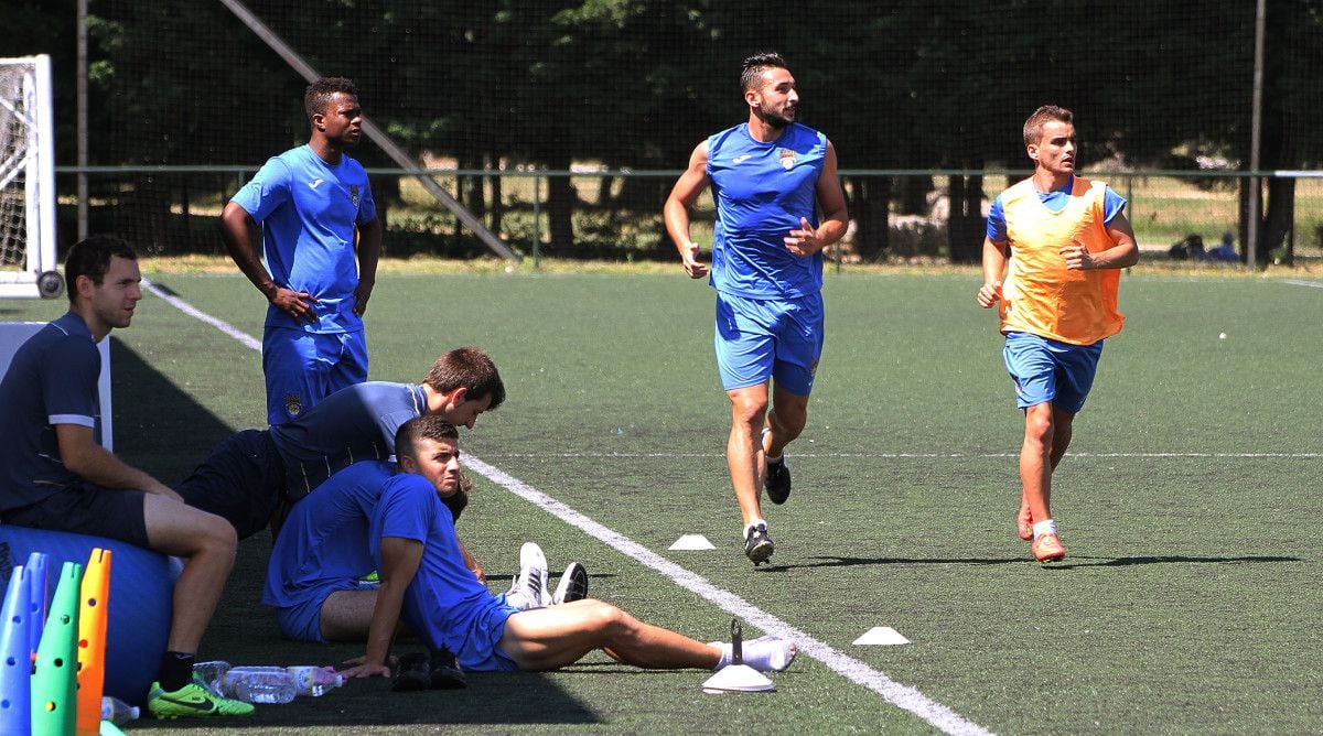 Adrián, Carnero y Benja durante un entrenamiento en A Xunqueira