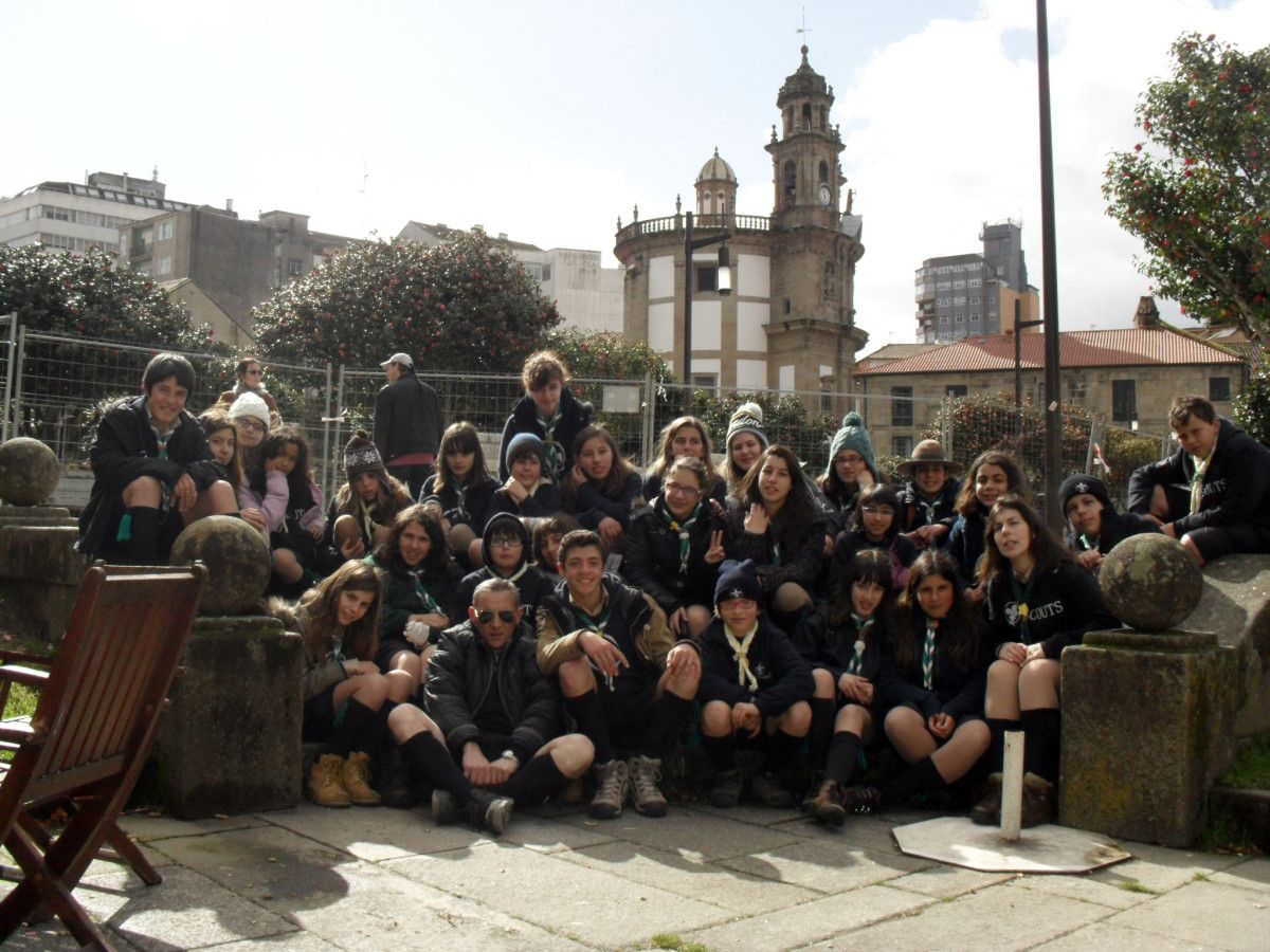 Parte del grupo de Boy Scouts que visitó Pontevedra