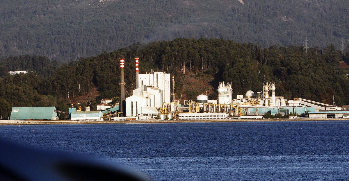 Fábrica de ENCE en la ría de Pontevedra