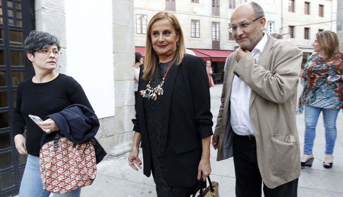 Patricia Vilán, Carmela Silva y Abel Losada, antes del Comité Provincial del PSOE