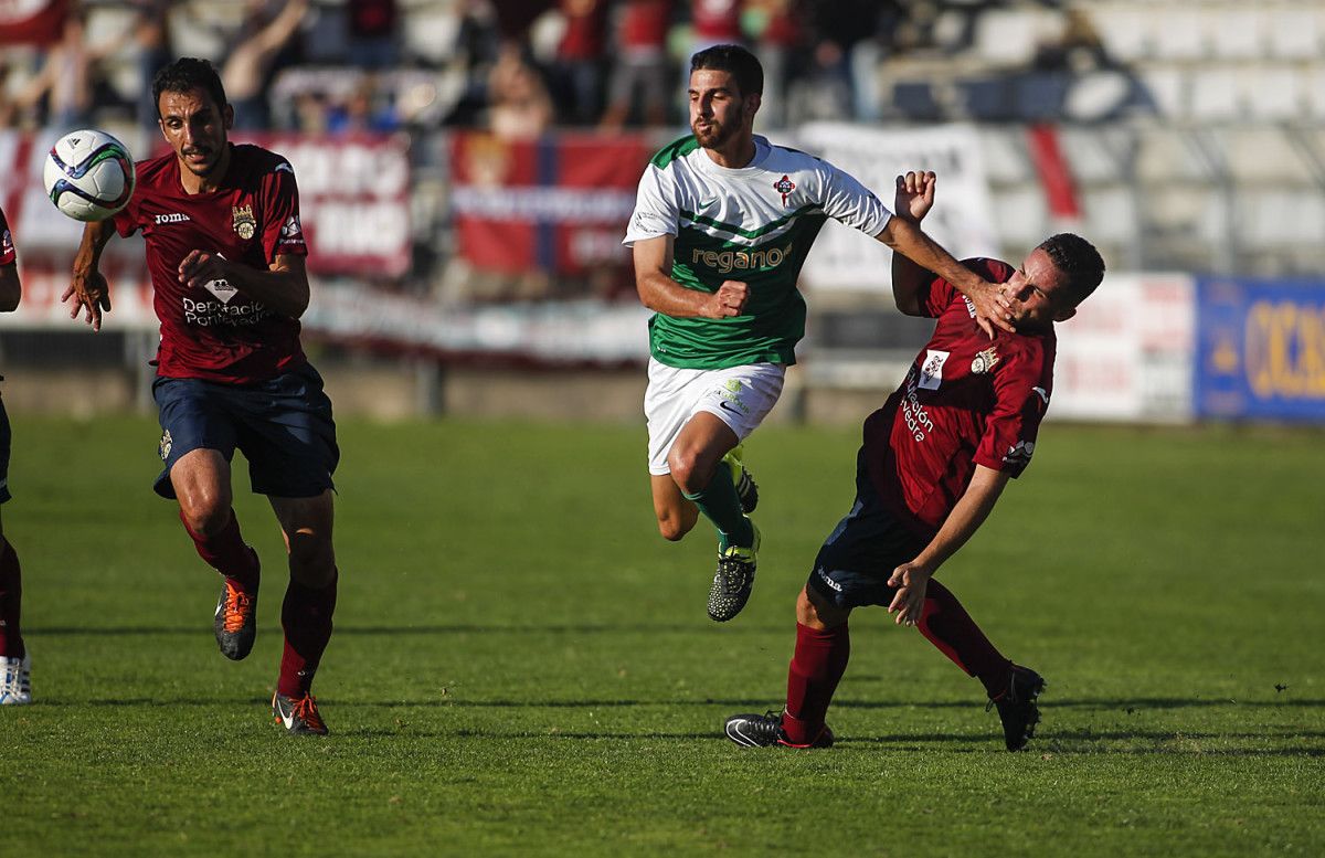 Partido entre el Racing de Ferrol y el Pontevedra CF