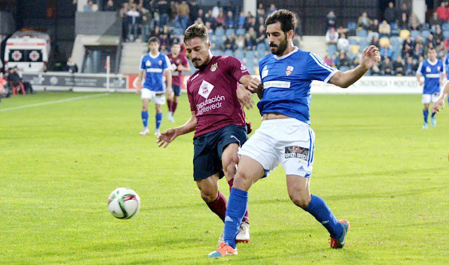 Mouriño en el partido entre UD Logroñés y Pontevedra en Pasarón