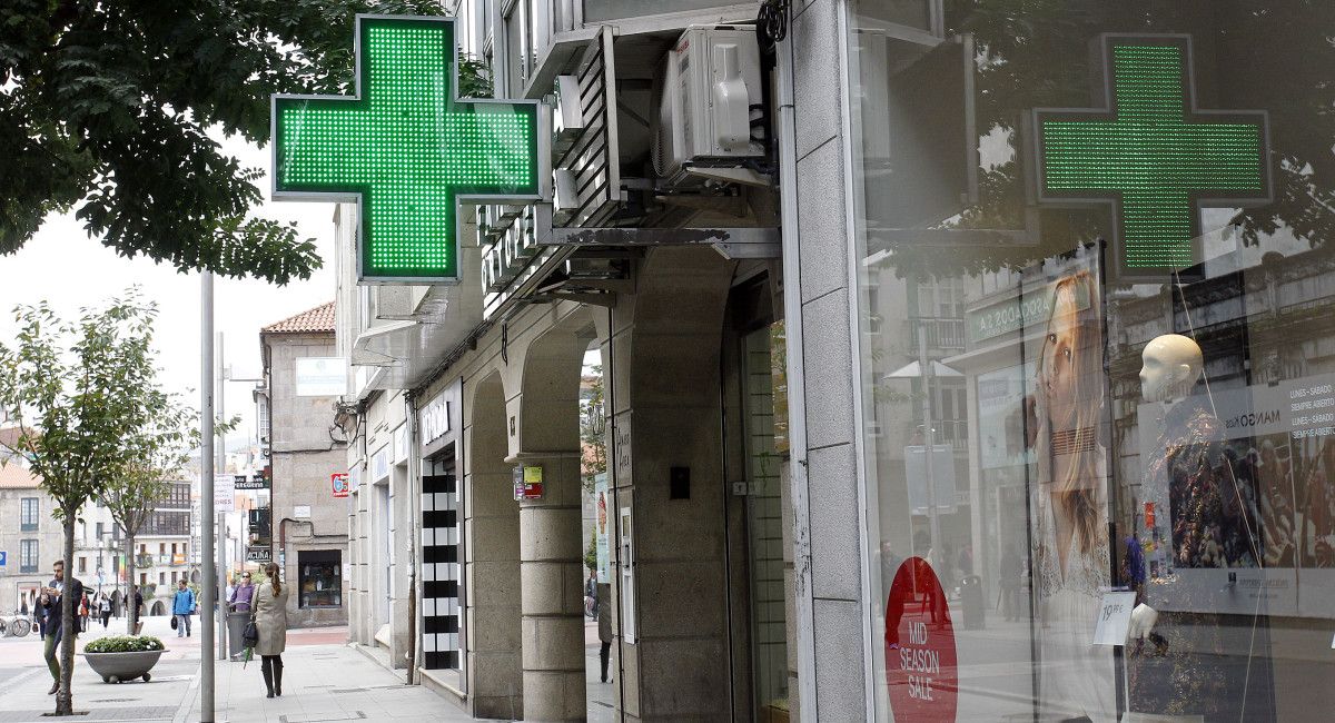 Farmacia en la calle Benito Corbal