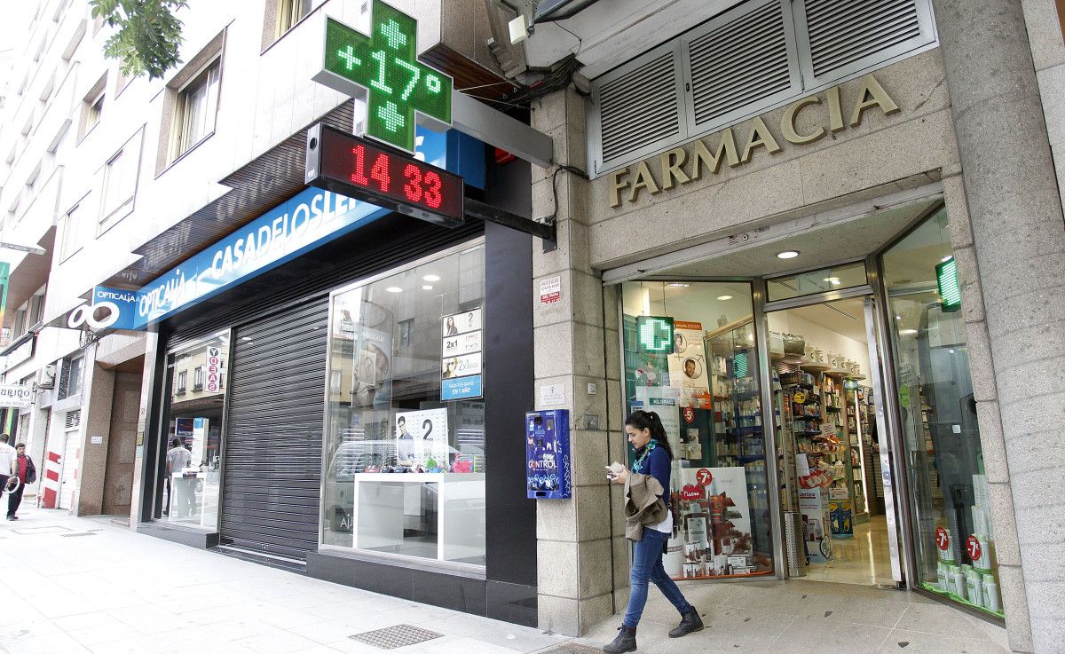 Farmacia en la calle Benito Corbal