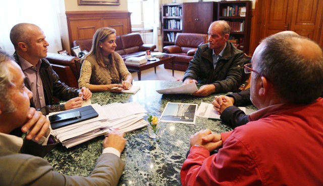 Reunión de los representantes del Club Naval con la presidenta de la Deputación