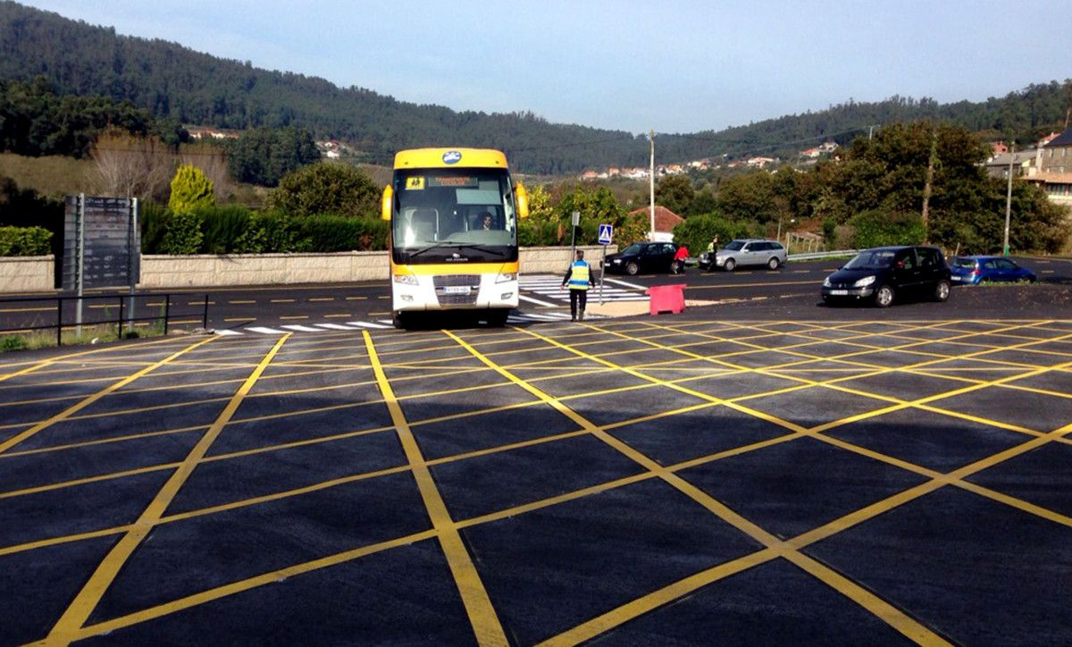 Nuevo acceso al colegio Magaláns, en Dorrón