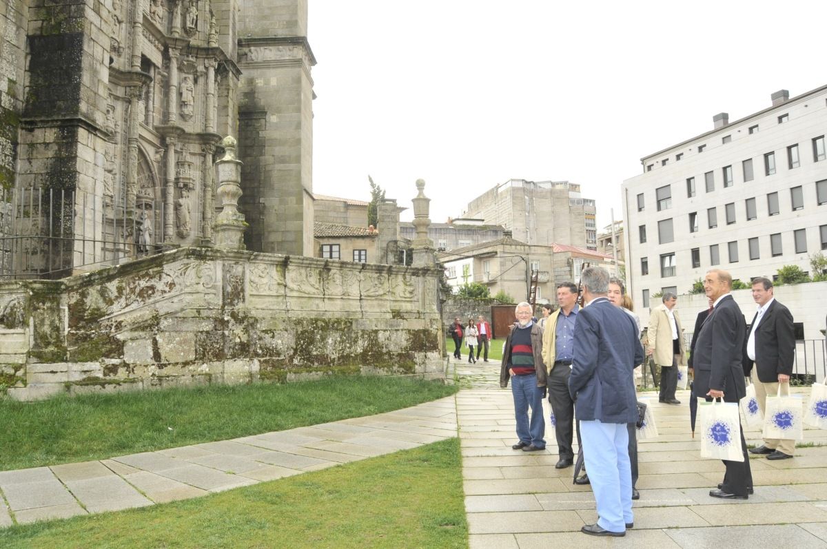 A delegación chegada desde Aveiro visitou a Basílica de Santa María 