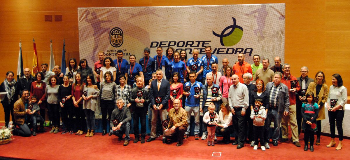 Foto de familia de los ganadores de la tercera edición del CCCP