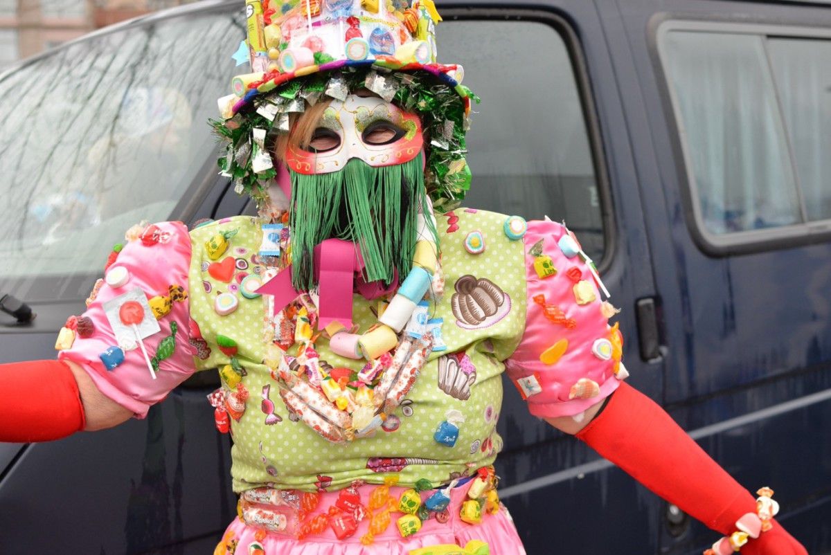 Participantes en el desfile de carnaval 2016 en Marín