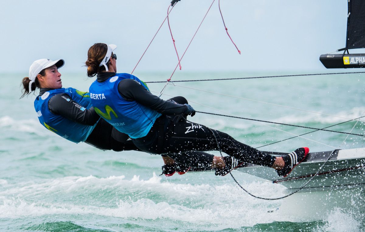 Támara Echegoyen y Berta Betanzos en el Mundial de Vela en Clearwater