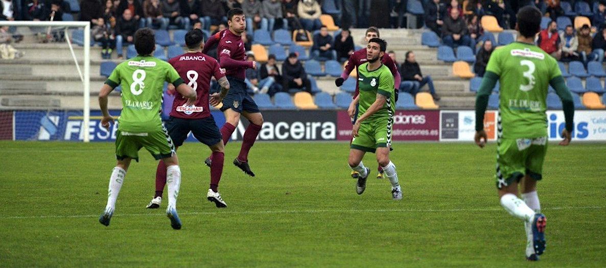 Partido entre Pontevedra y Real Racing en Pasarón