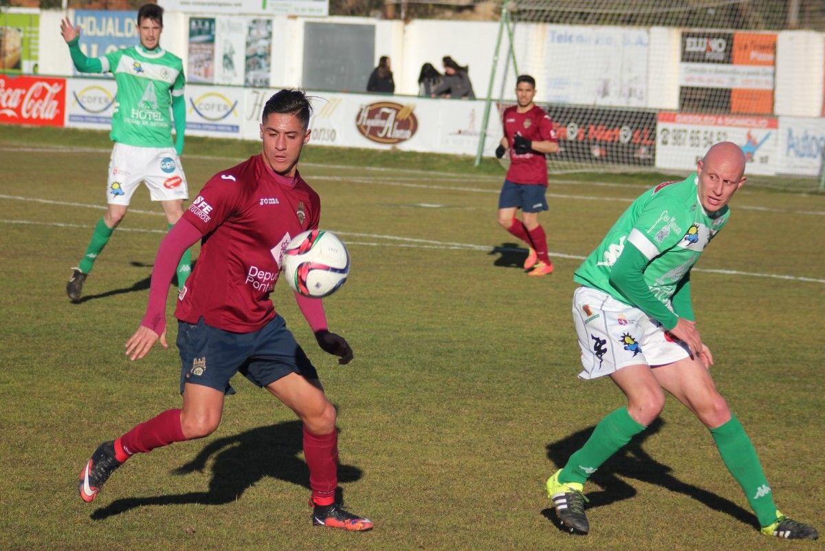 Partido entre Atlético Astorga y Pontevedra en La Eragudina