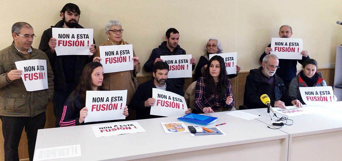 Miembros da plataforma "Non á fusión Cerdedo-Cotobade"