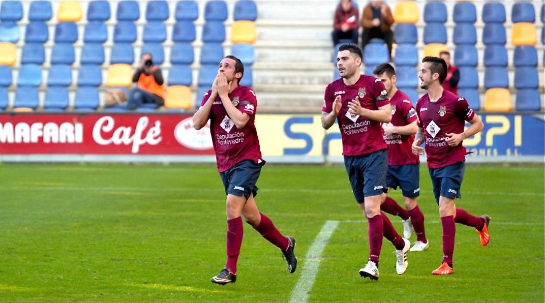 Campillo celebra el 1-0 frente al Arandina en Pasarón