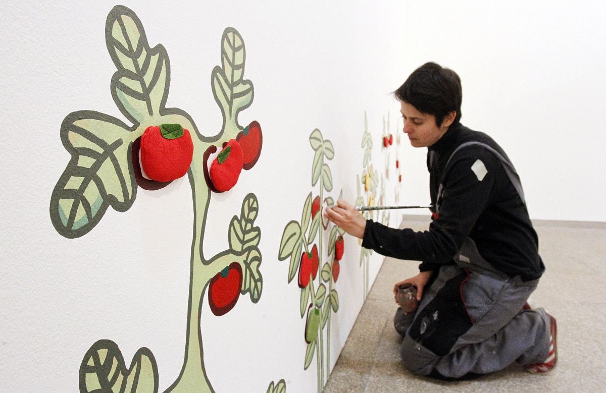 Trabajos de montaje del Salón do Libro Infantil e Xuvenil