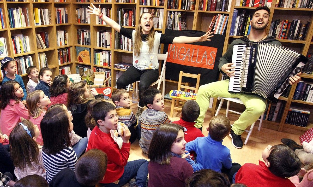 Sesión de cuentos de Migallas Teatro