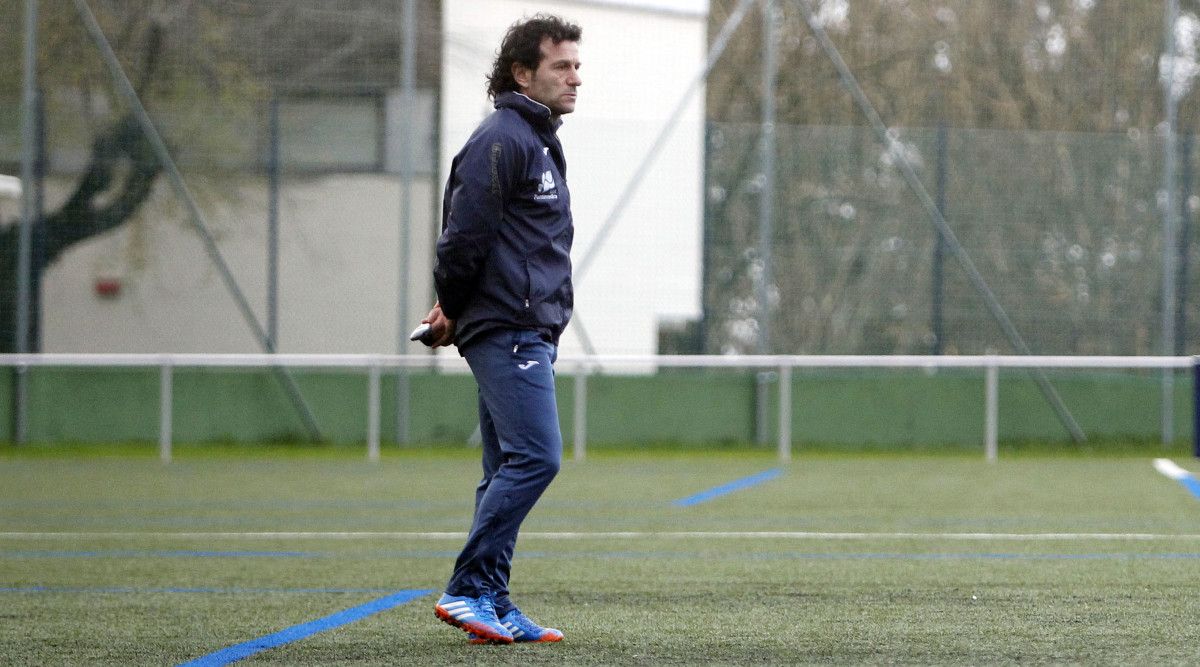 Luisito durante un entrenamiento del Pontevedra en Príncipe Felipe