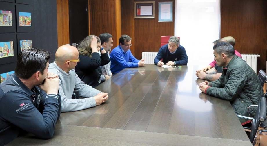 Reunión del alcalde con representantes de la Plataforma por el Saneamiento de la Ría