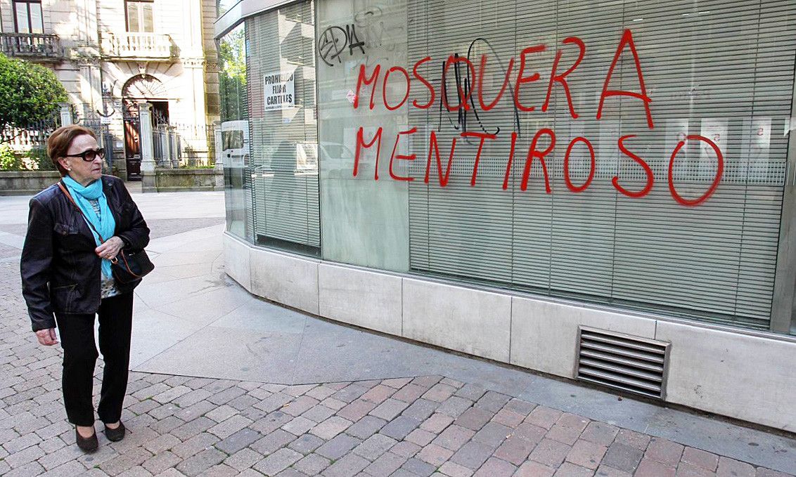 Pintada insultando a César Mosquera