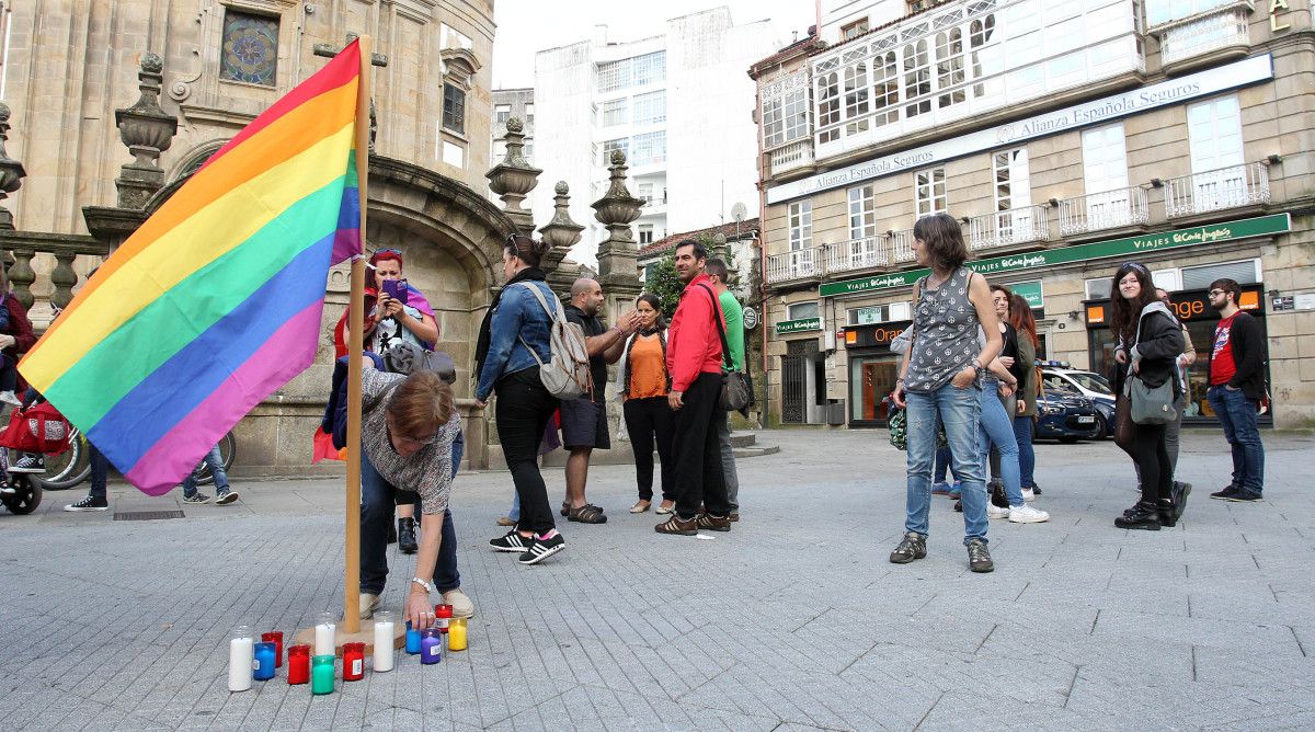 Concentración en A Peregrina contra la homofobia y en solidaridad con las víctimas del atentado de Orlando y con el colectivo LGTBI