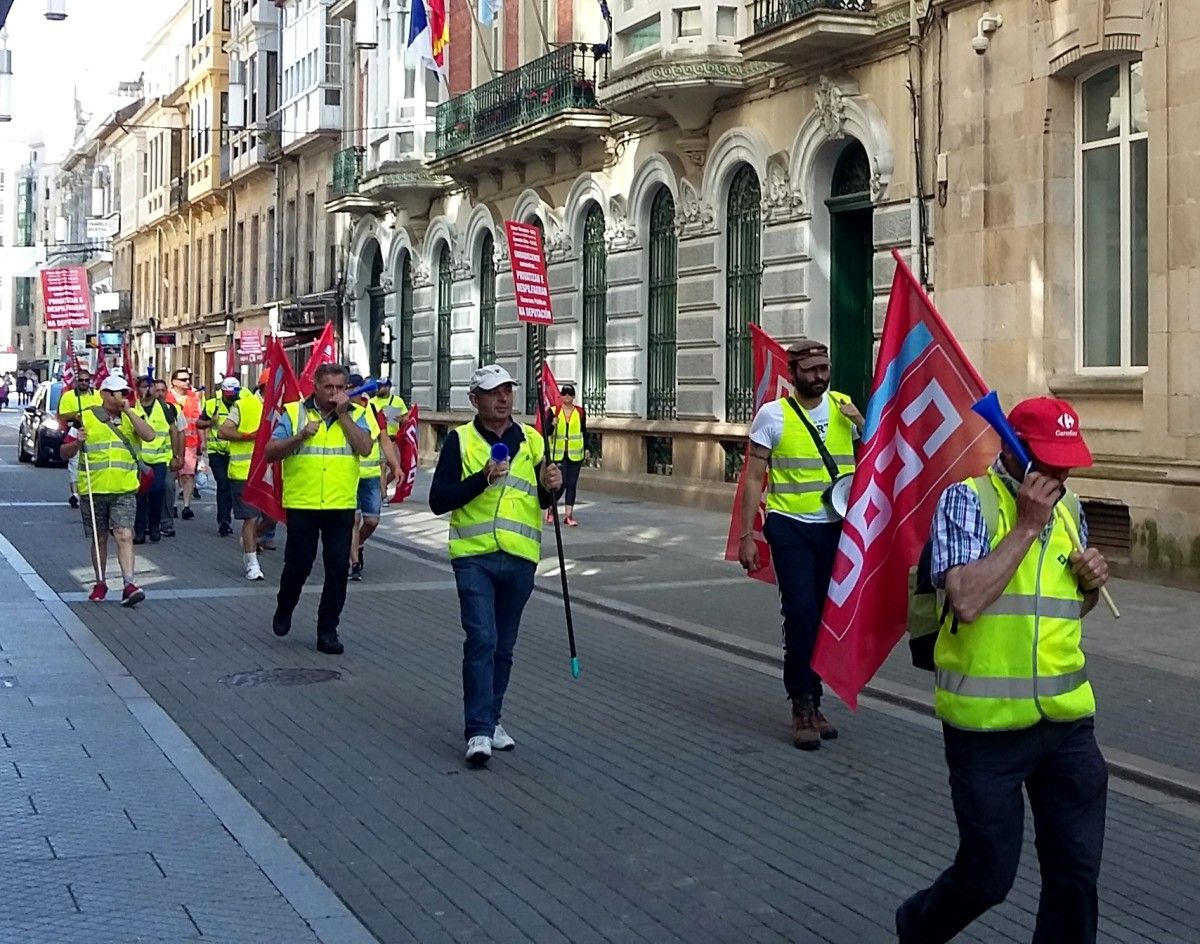 Marcha a pie entre Pontevedra y Vigo de los trabajadores del Parque de Maquinaria