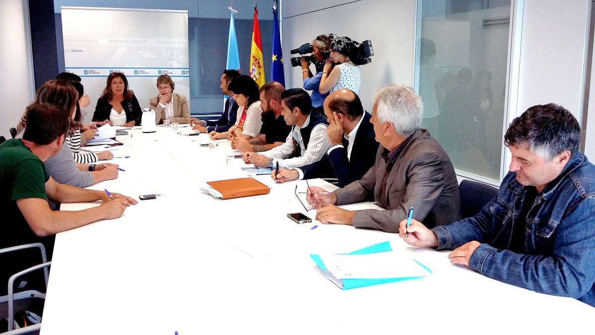 Reunión de las conselleiras de Medio Ambiente y do Mar con los concellos de Pontevedra, Poio y Marín y las cofradías