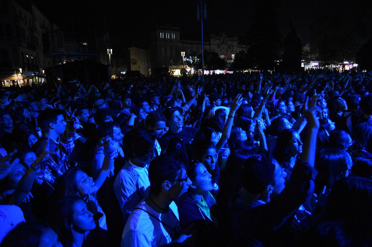 Concierto de 'Dorian' y 'La Casa de los Ingleses' en la plaza de España