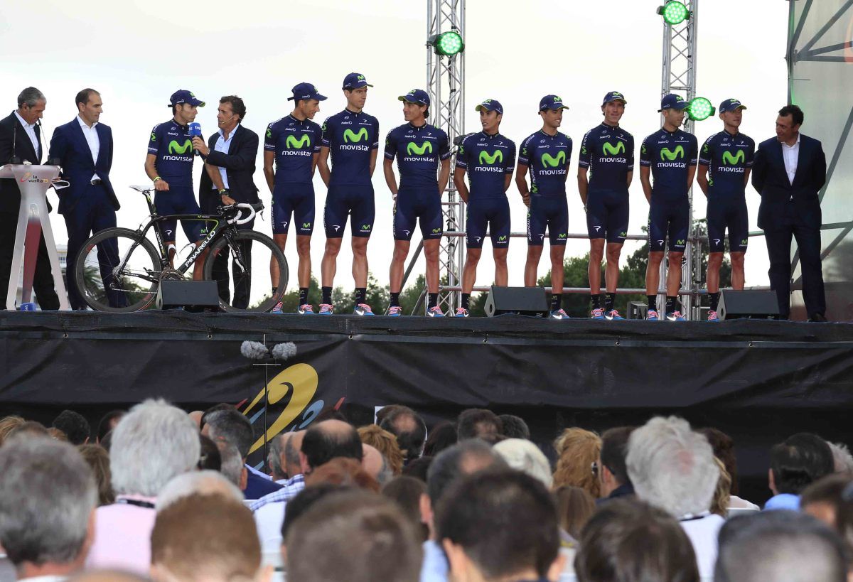 El Movistar Team durante la presentación oficial de los equipos participantes en la Vuelta